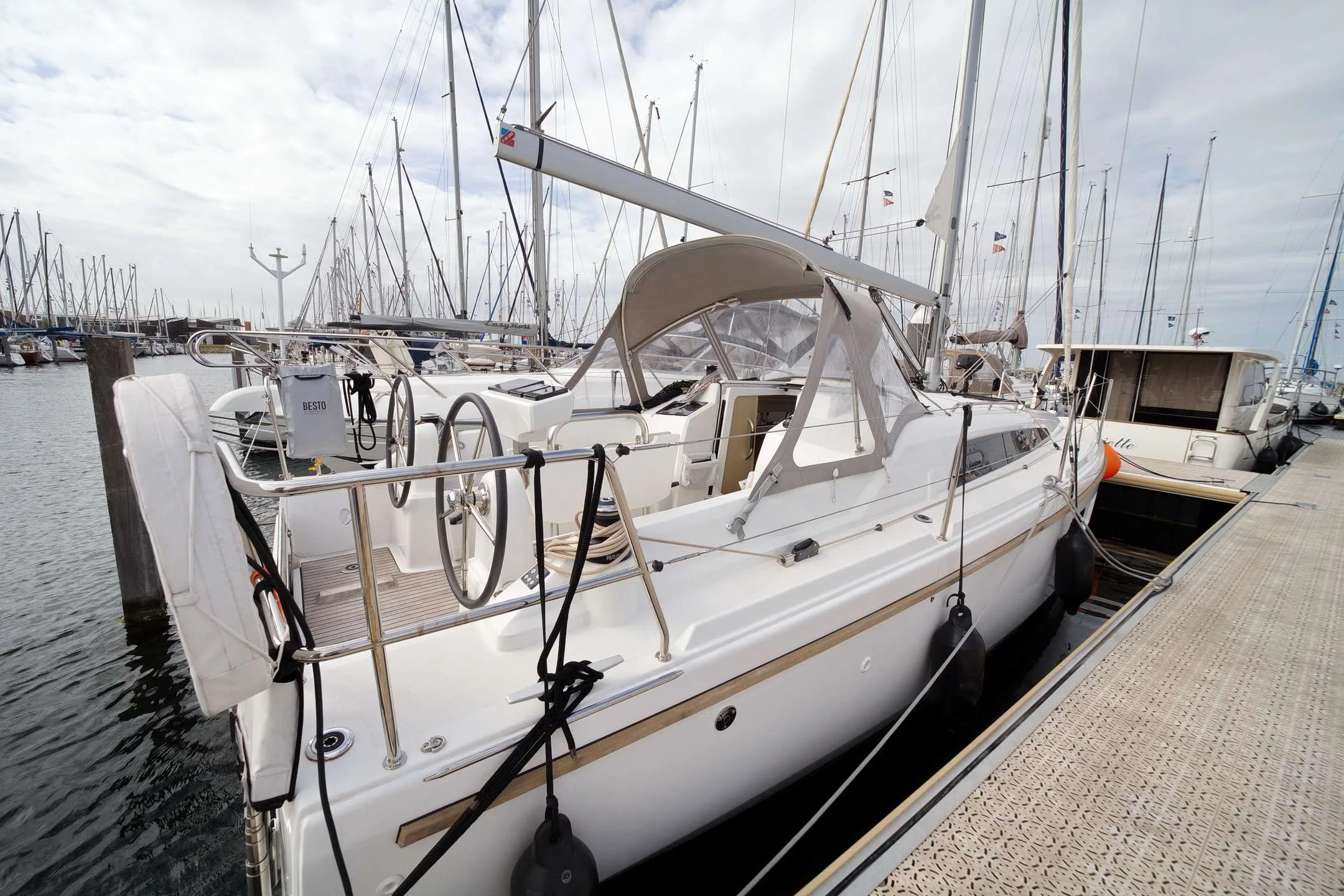 Beneteau OCEANIS 30.1 used - photo 1