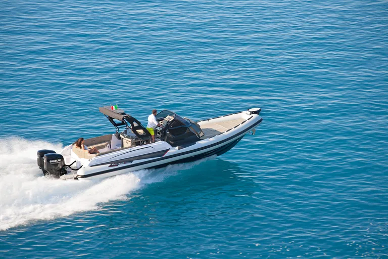 Ranieri International Cayman 35.0 Executive