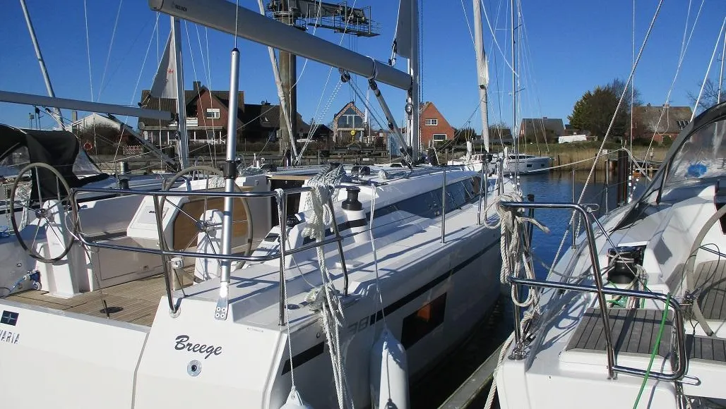Bavaria Yachts C38 used - photo 1