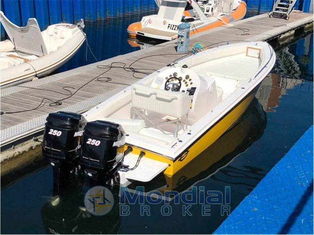 Magnum Marine 27 Center Console used - photo 1