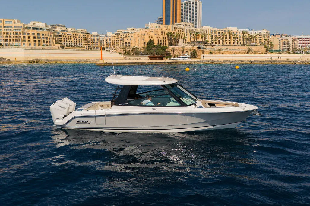 Boston Whaler 330 Vantage used - photo 1
