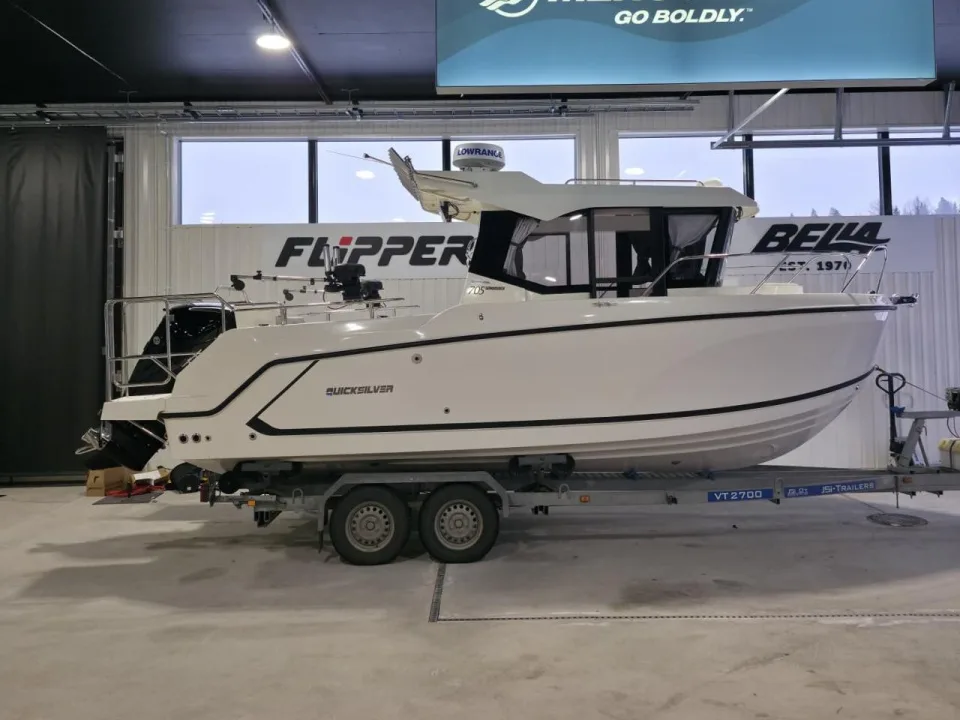 Quicksilver Captur 705 Pilothouse used - photo 1