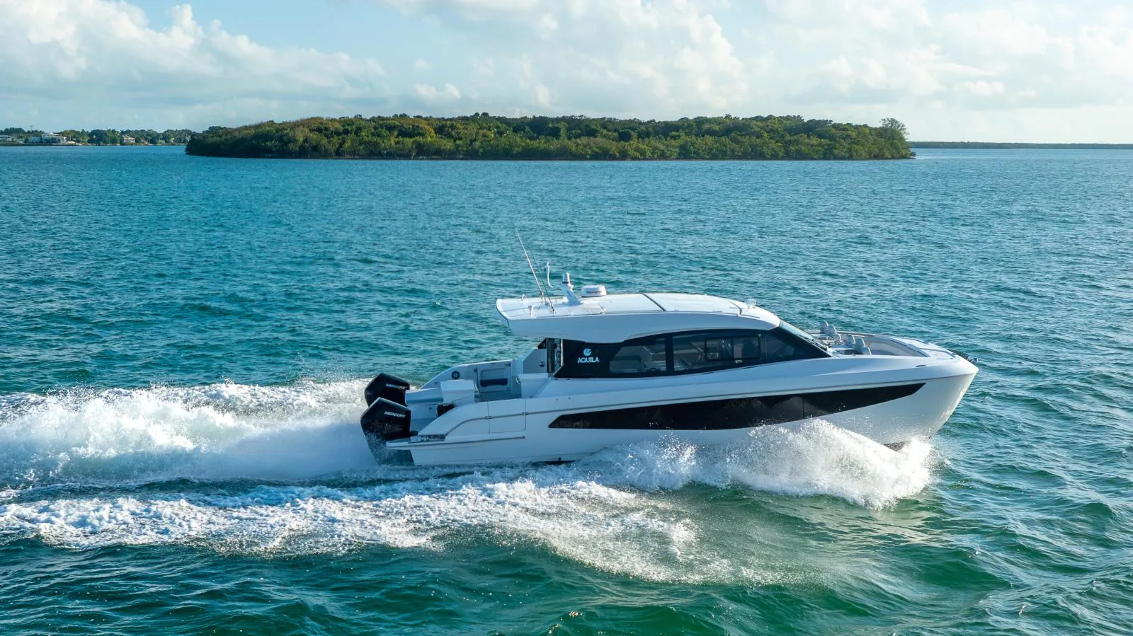 Aquila 42 coupe used - photo 1