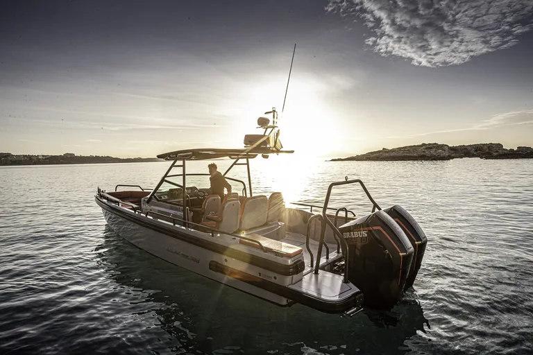 Brabus Marine Shadow 500