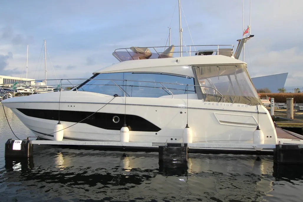 Prestige 420 used - photo 1