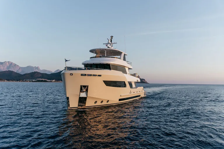 Bering Yachts Bering 88