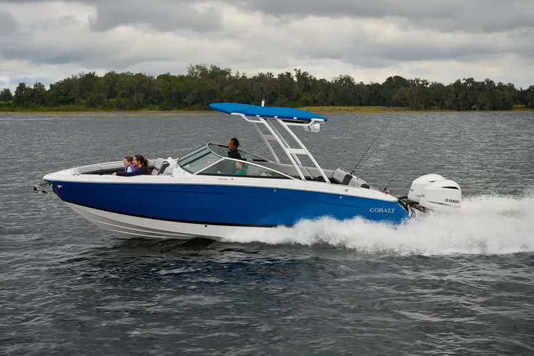 Cobalt Boats R8 OB