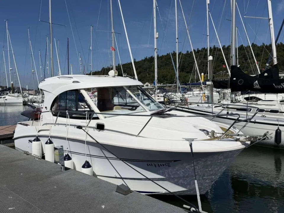 Beneteau Antares 8 usato - foto 1