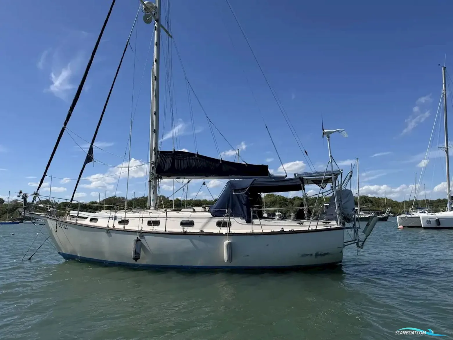 Island Packet 35 used - photo 1