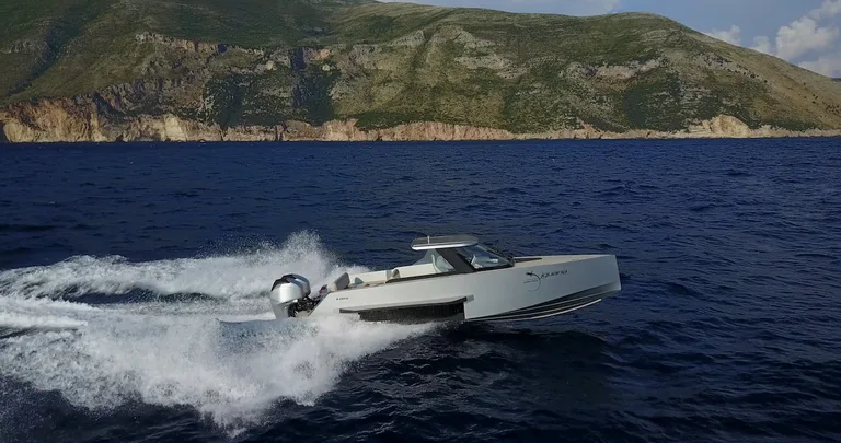 Iguana Yachts Iguana Commuter