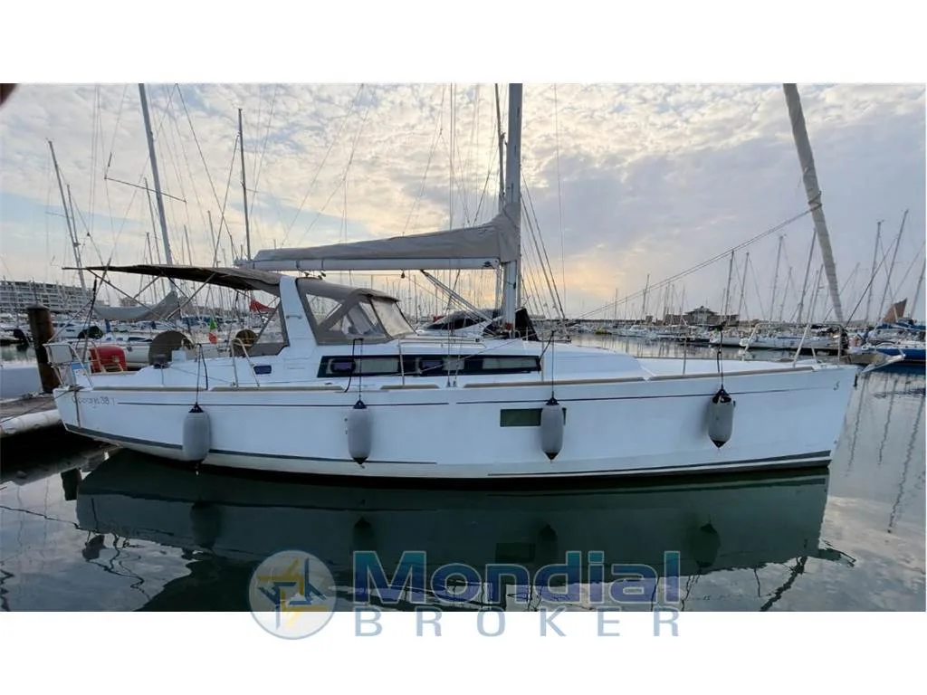 Beneteau Oceanis 38.1 used - photo 1