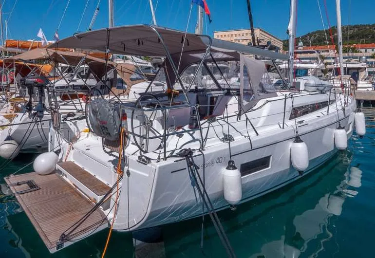 Beneteau OCEANIS 40.1 used - photo 1