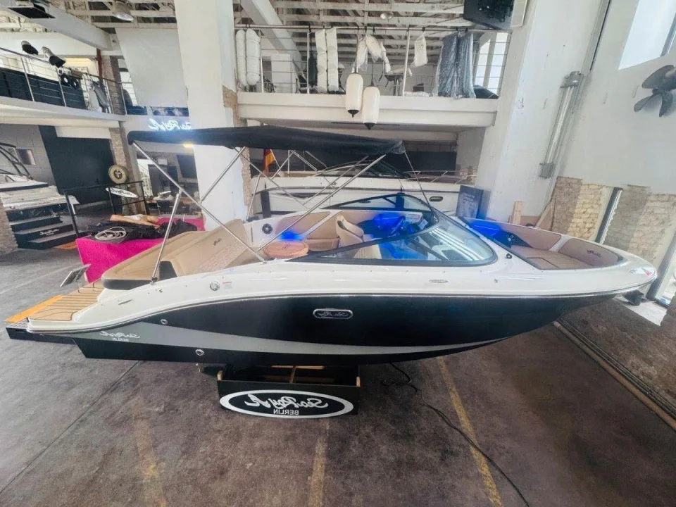 Sea Ray 210 SPXE gebraucht - Foto 1
