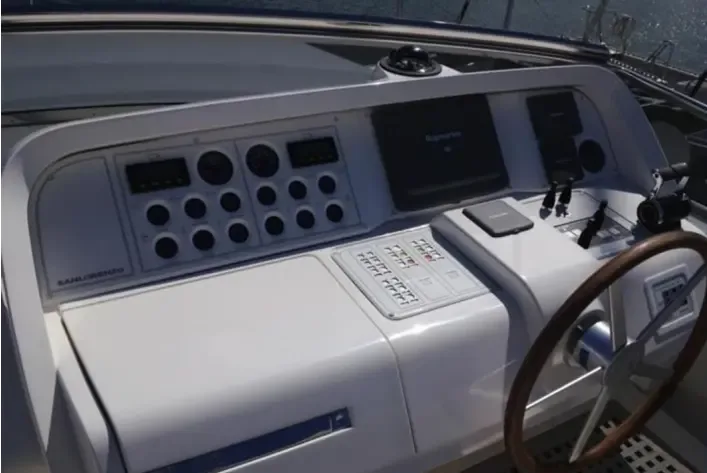 Sanlorenzo SL 82 used - hero image 9