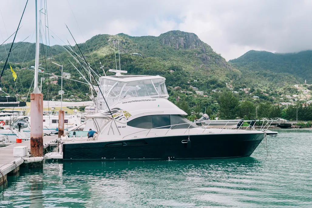 Riviera 45 Open Flybridge used - photo 1