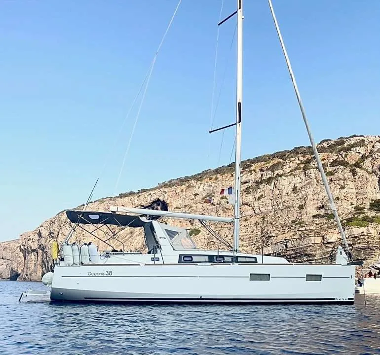 Beneteau OCEANIS 38 used - photo 1