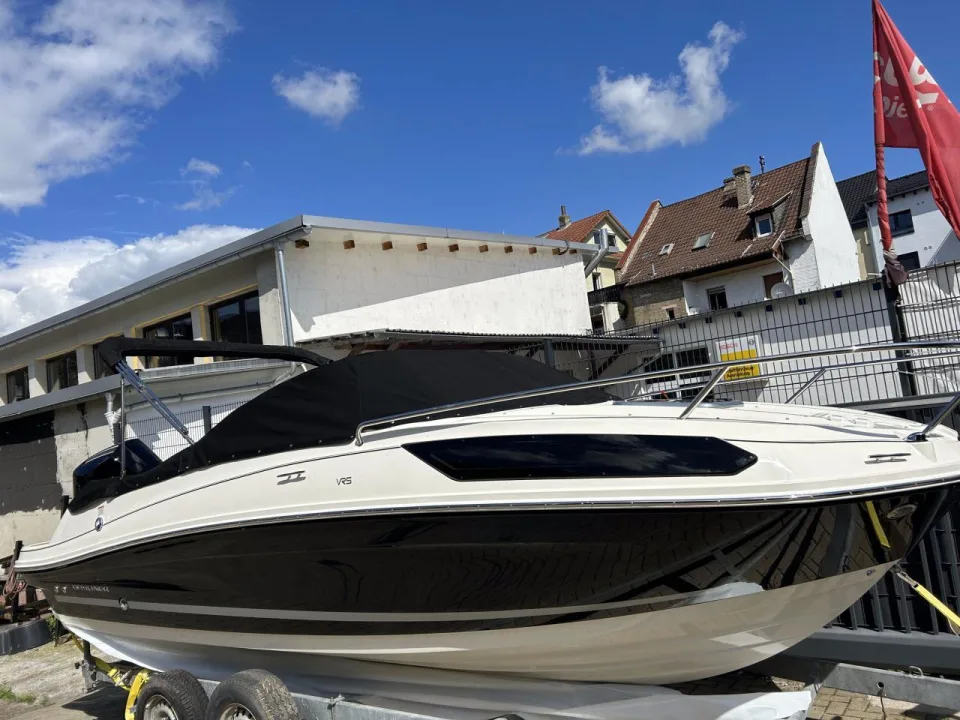 Bayliner VR5 Cuddy Europe OB d'occasion - photo 1