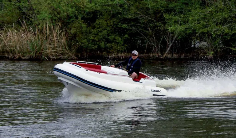 Zodiac eJet 450