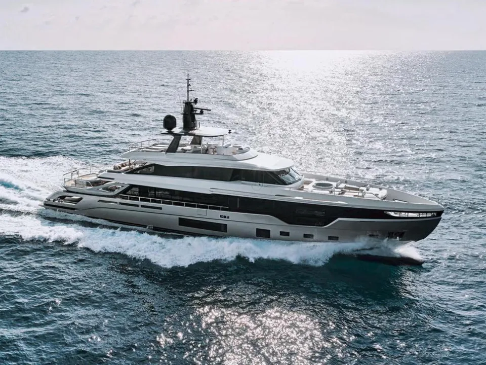 Azimut Grande Trideck used - photo 1