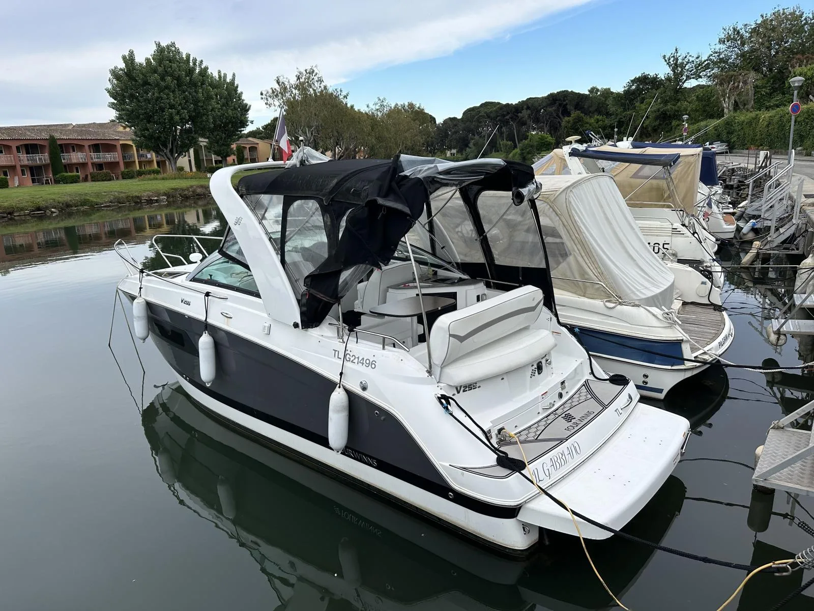 Four Winns Vista 255 used - photo 1