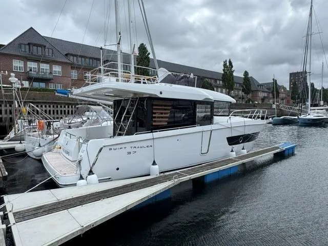 Beneteau SWIFT TRAWLER 37 FLY d'occasion - photo 1