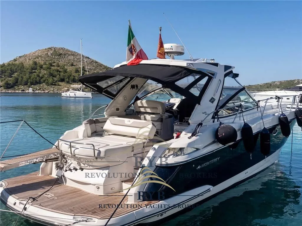 Monterey 415 SY Sport Yacht used - photo 1