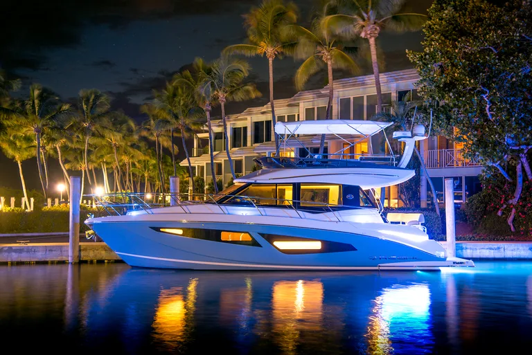 Regal Boats 42 Fly