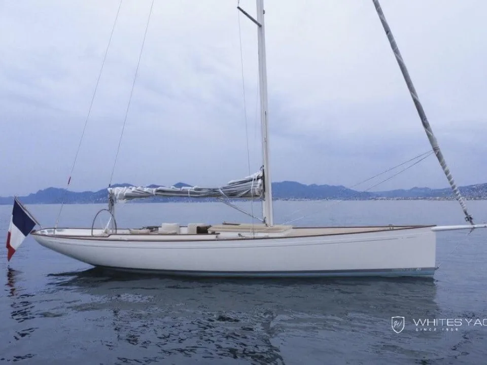 Essence Yachts 33 usato - foto 1