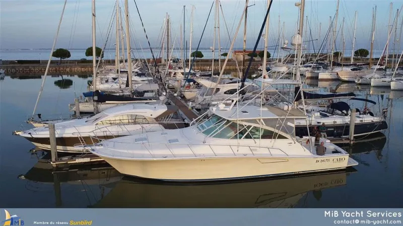 Cabo 52 Express used - photo 1