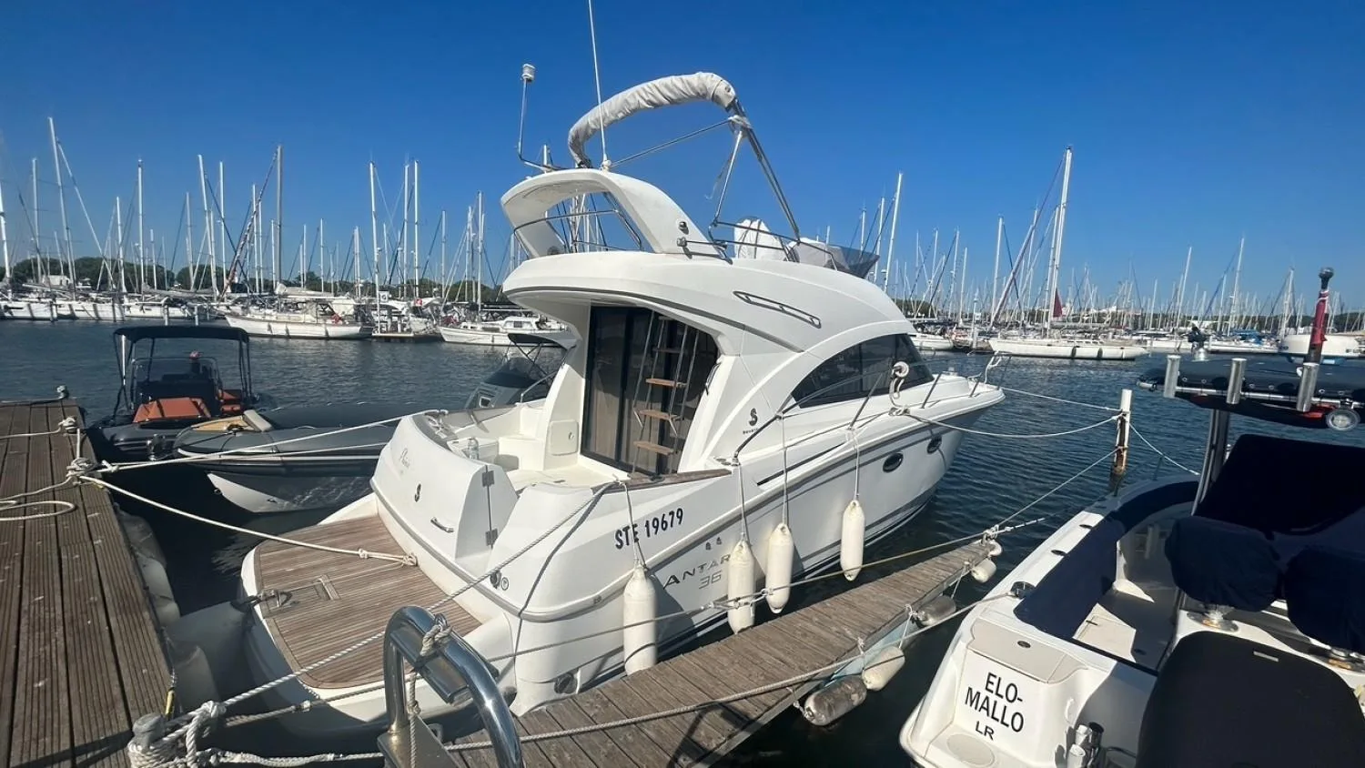 Beneteau Antares 36 usato - foto 1