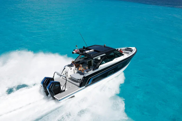 Formula Boats 380 Super Sport Crossover