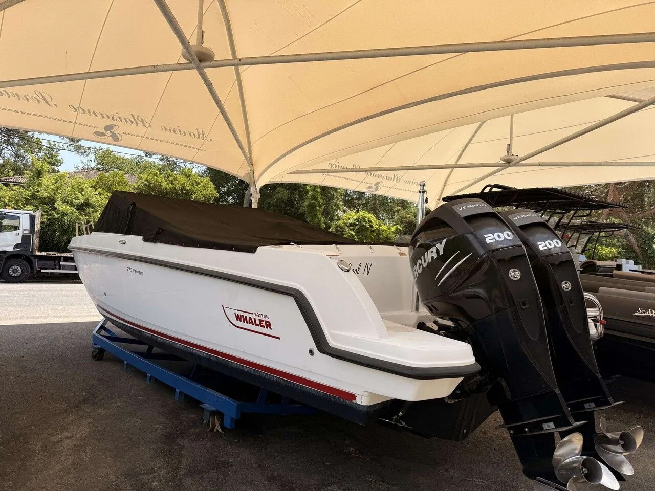 Boston Whaler Vantage 270 used - photo 1