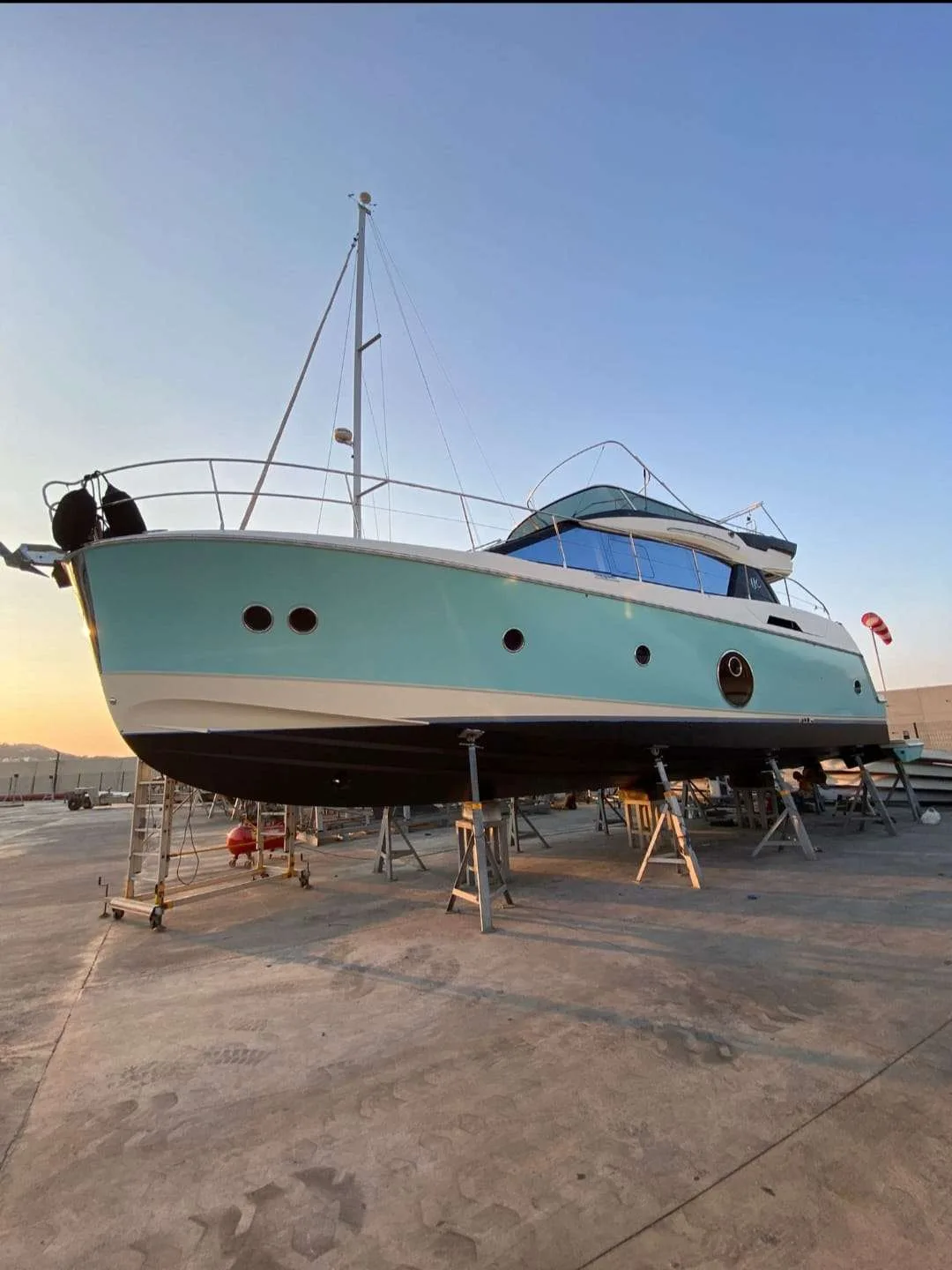Beneteau MONTE CARLO 5 used - photo 1