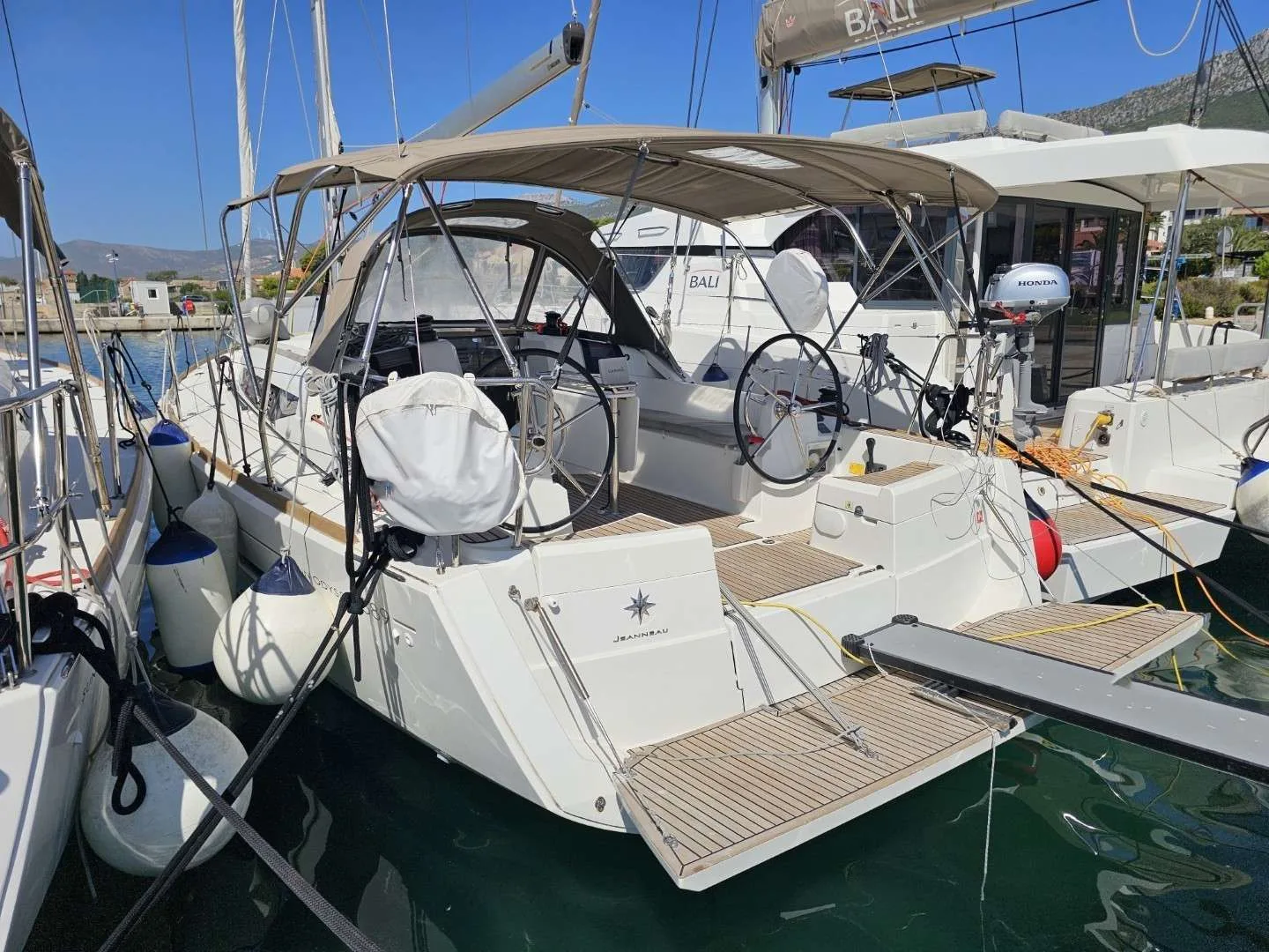 Jeanneau SUN ODYSSEY 389 used - photo 1