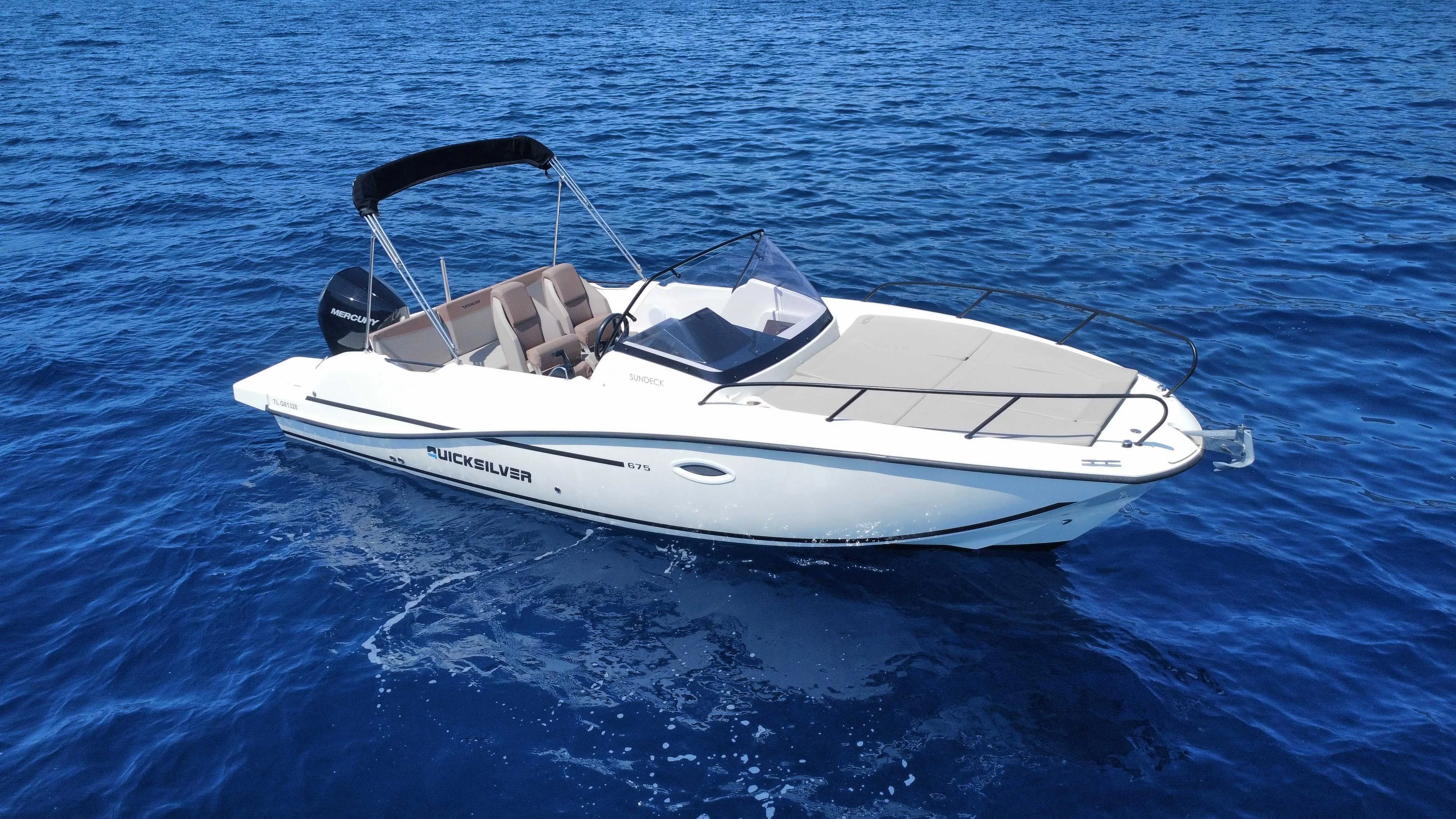 Quicksilver ACTIV 675 SUNDECK used - photo 1