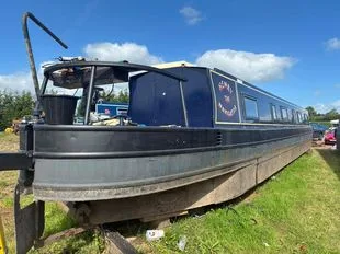 Henry the Navigator 58 ft Narrowboat used - photo 1