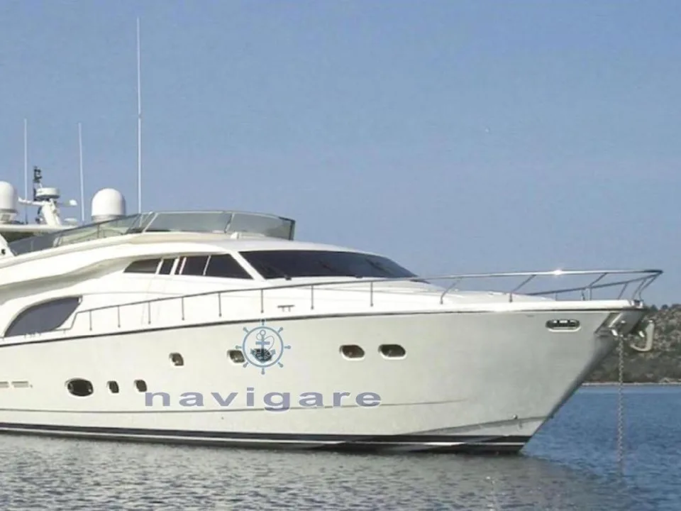 Ferretti Yachts FERRETTI 810 usato - foto 1