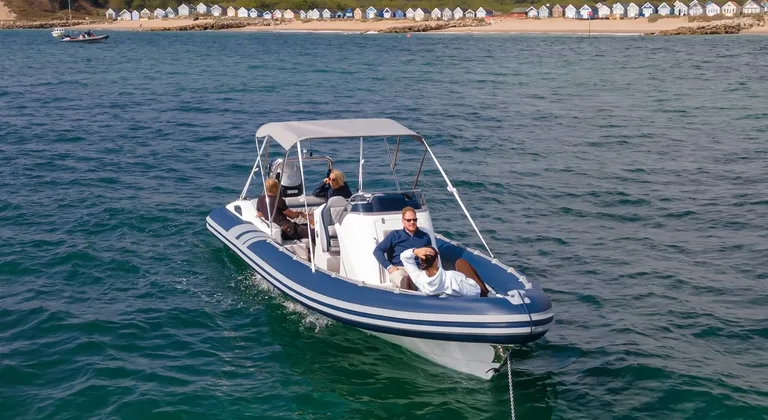 Cobra Ribs Nautique 8.2