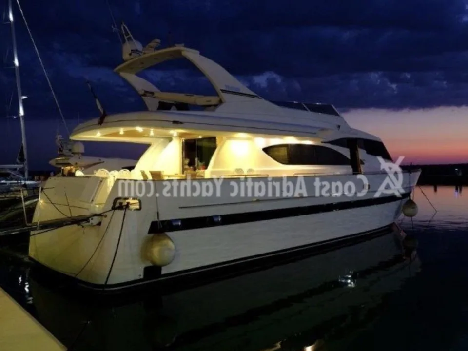Navar Cantieri P22 Fly used - photo 1