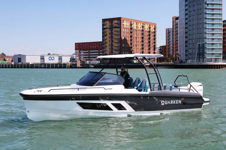 Quarken Boats Quarken 27 T-Top V2 Onyx
