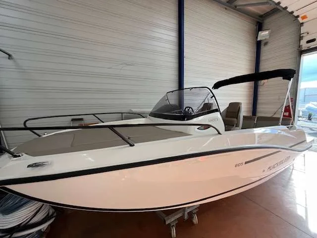 Quicksilver ACTIV 605 OPEN used - photo 1