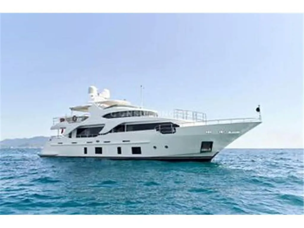 Benetti Delfino 93 usato - foto 1