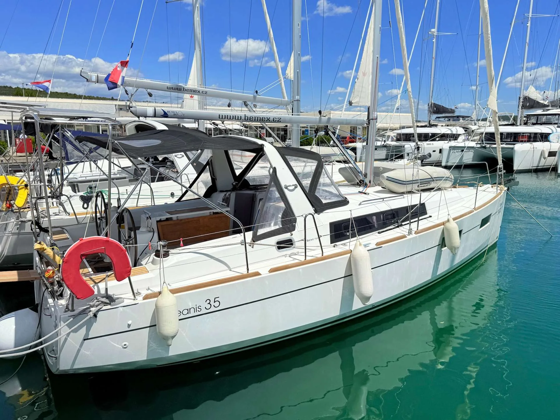 Beneteau OCEANIS 35 used - photo 1