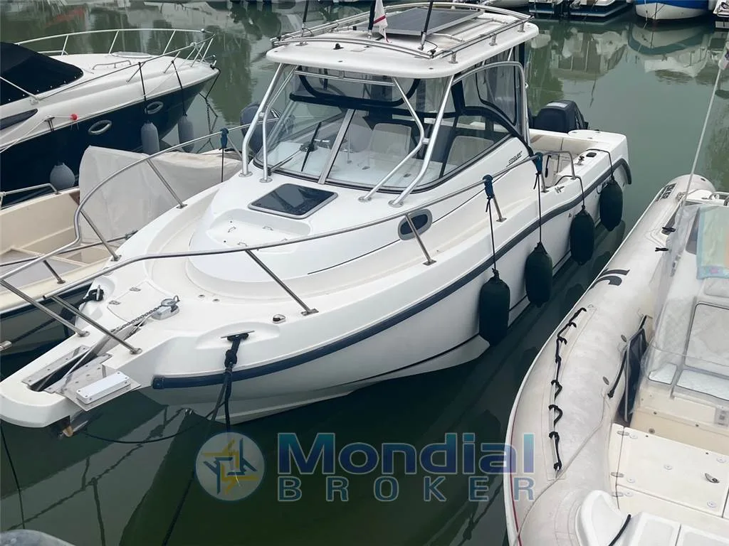 Boston Whaler 255 Conquest used - photo 1