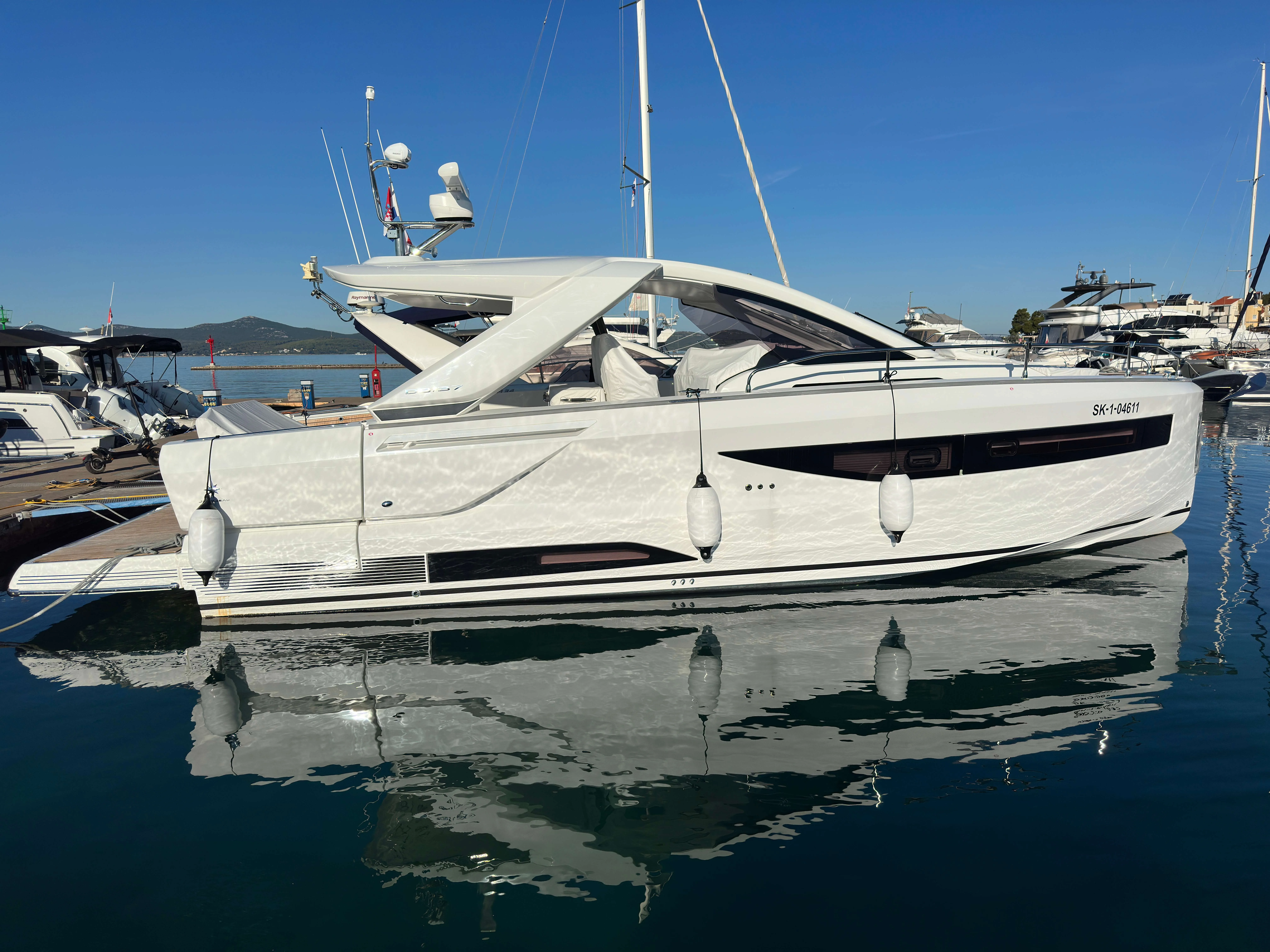 Jeanneau DB 37 IB usato - foto 1