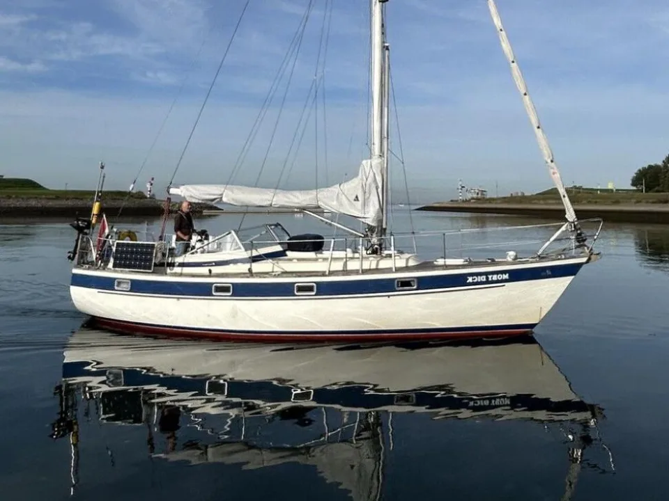 Hallberg-Rassy 352 used - photo 1