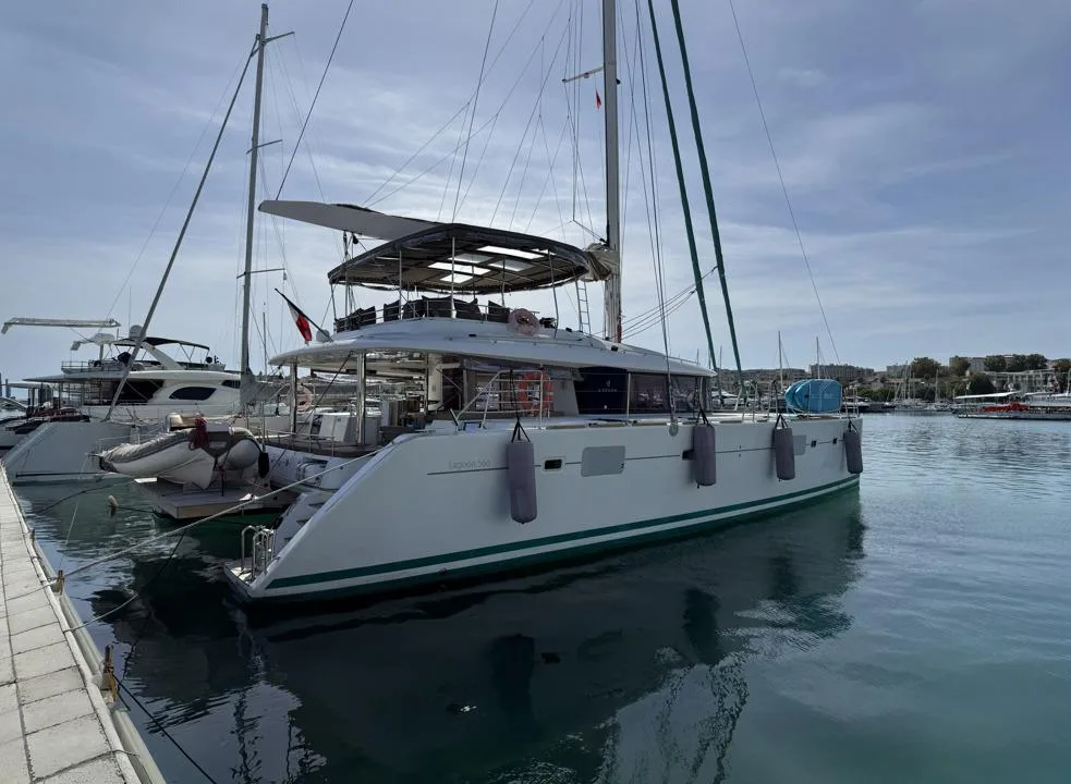 Lagoon 560 used - photo 1