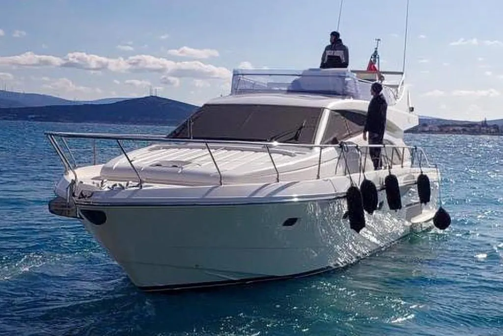 Ferretti Yachts 530 used - photo 1