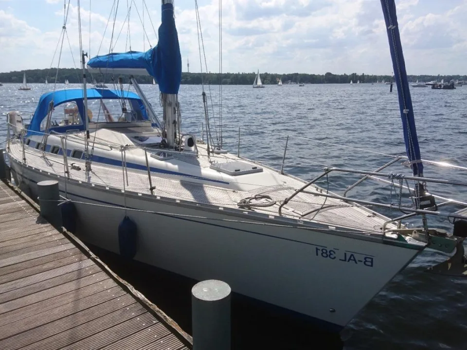 Bavaria Yachts 370 Lagoon used - photo 1
