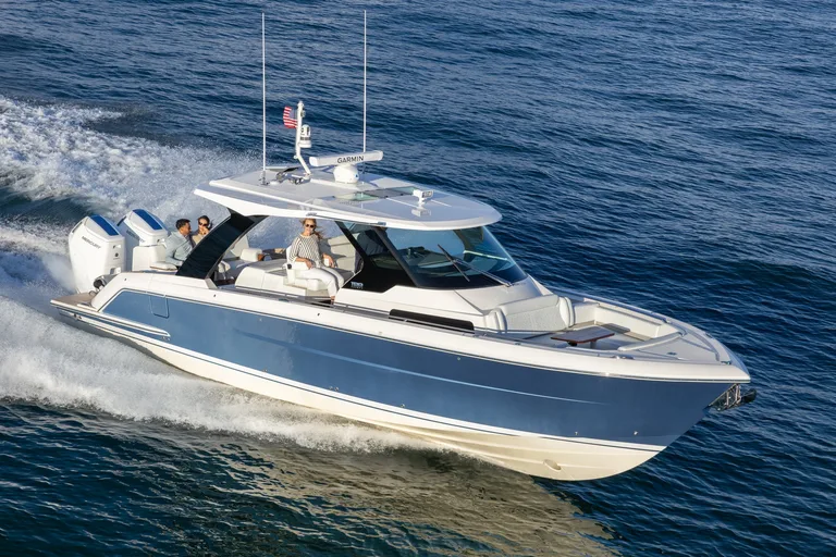 Tiara Yachts 39LS